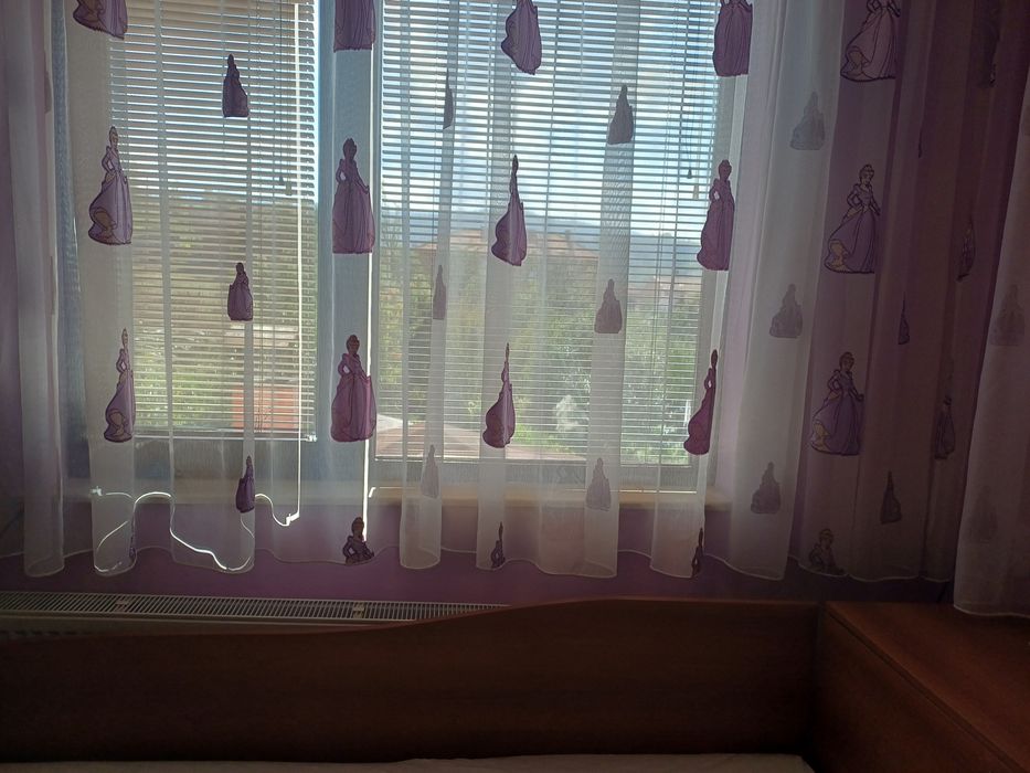 Продавам пердета