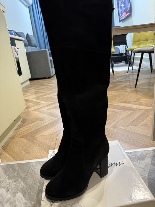 Продам демисезонные  сапоги