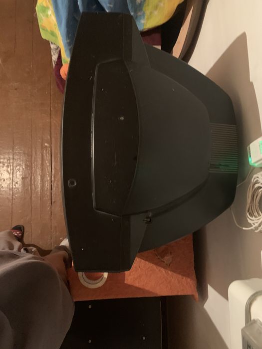 Телевизор с подставкой