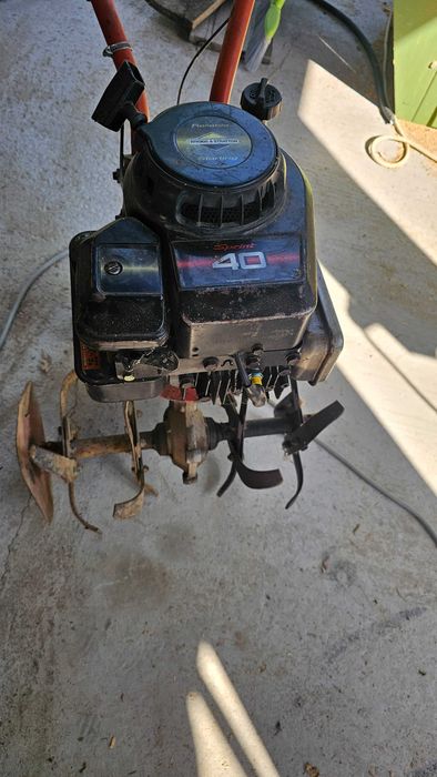 Cultivator cu motor Briggs& Stratton Sprint 40