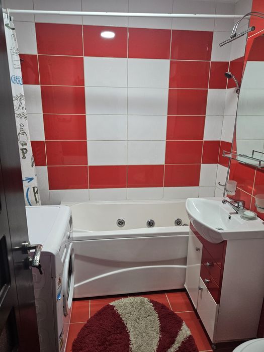 Inchiriez apartament 2 camere zona centrala în Avrig