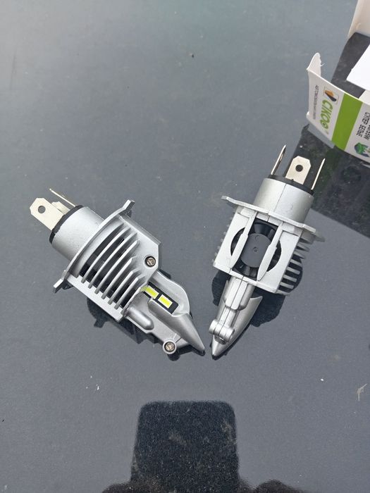 Продам лампочки H4 лед