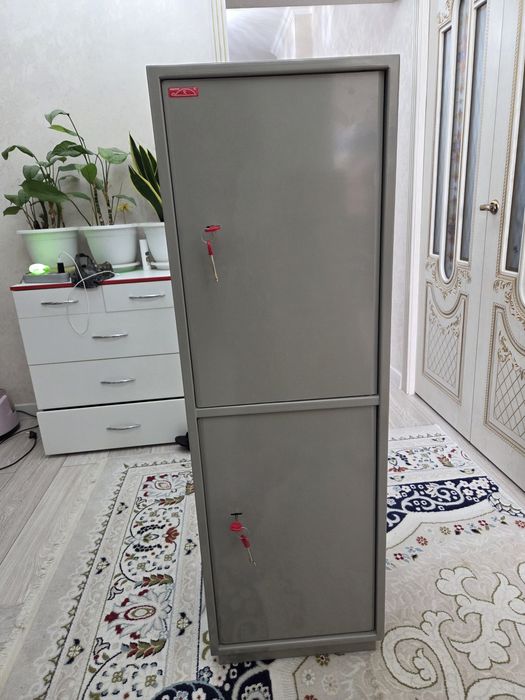 Продаётся офисный сейф