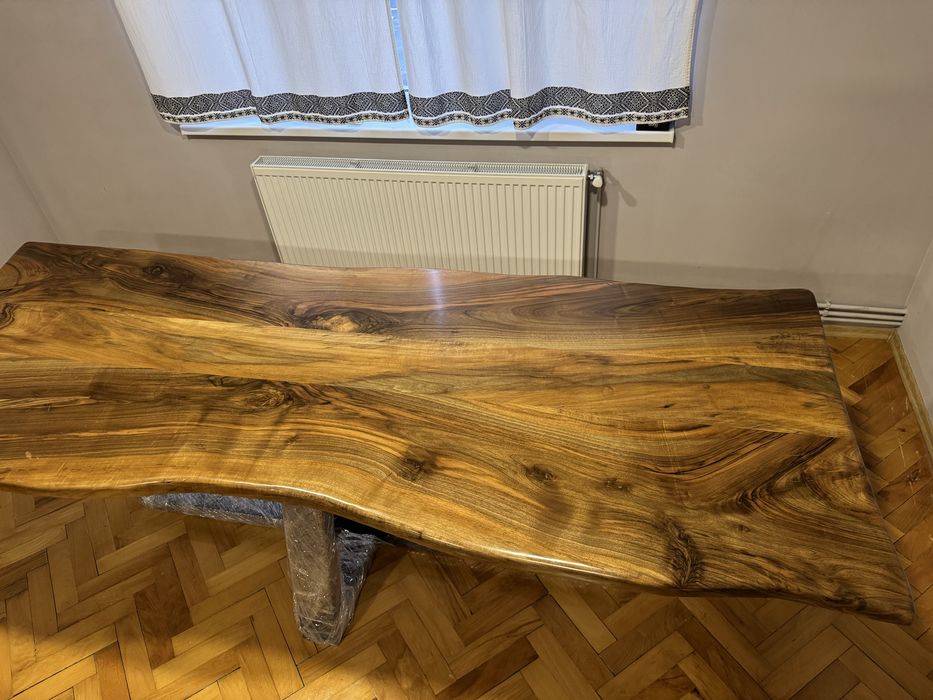 Masa lemn masiv cu picior de metal 12 persoane