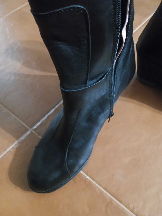 Vand cizme noi din piele imblanite