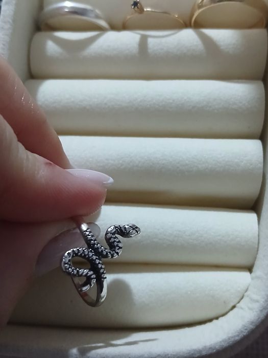 Дамски сребърен пръстен