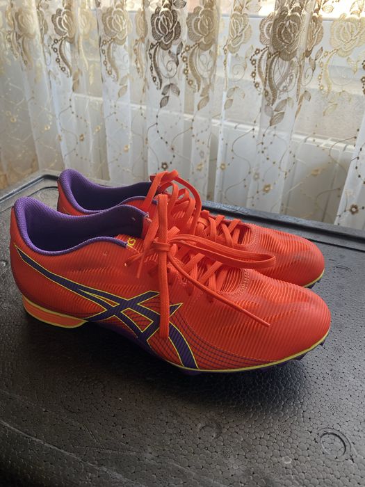 Adidași Asics marime 42,5 mie imi sunt buni și am 39,5