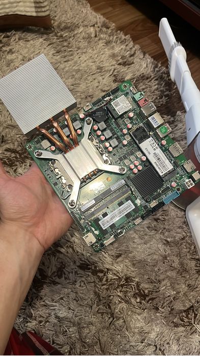 Моноблок Hiper, i3 12100, 8gb ddr4, 256ssd