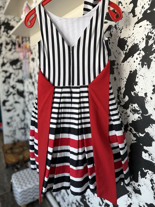 Платье на девочку праздничное