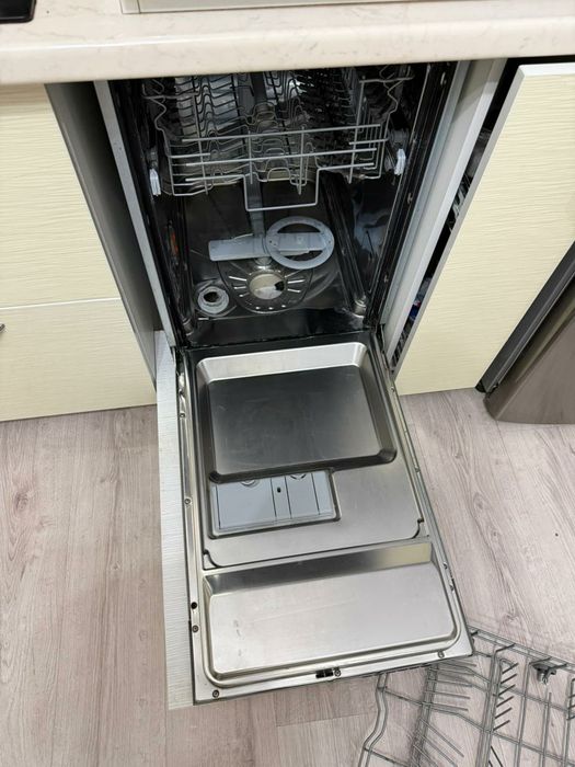 Продаю посудомоечную машину