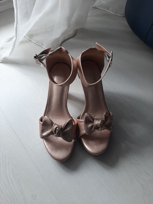 Sandale elegante noi