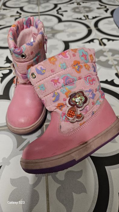 Продам сапоги для девочки