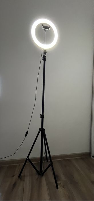 Lampa circular led cu trepied 160cm