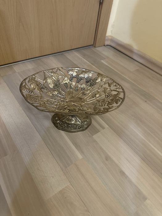 Посребрена фруктиера