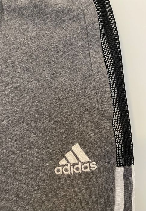 Pantaloni ttening baieti 11-12 ani Adidas si Nike