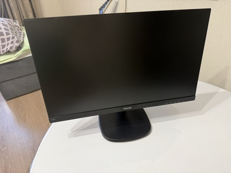 Монитор Phillips 243V7Q