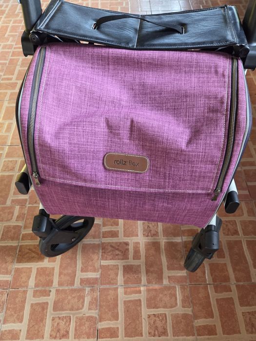 Rollz Flex este un rollator din aluminiupremium, pliabil și ușor,