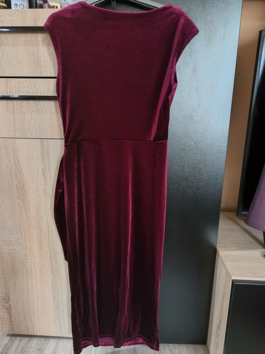 Vînd rochie din catifea