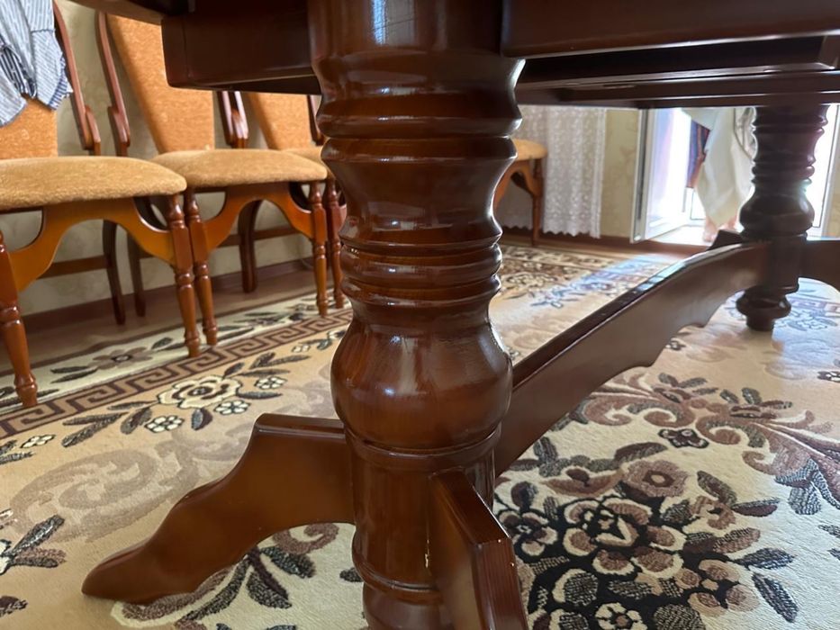 Продам стол дерево