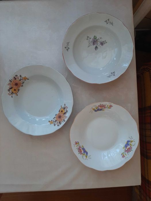 СПЕЦИАЛНО ПРЕДЛОЖЕНИЕ 18 за 5 | Комплект порцеланови чинии (18 бр.)