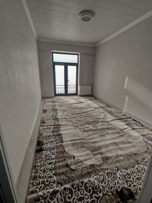 2 xonali kv qizlarga (2-3 ta qiz olinadi)