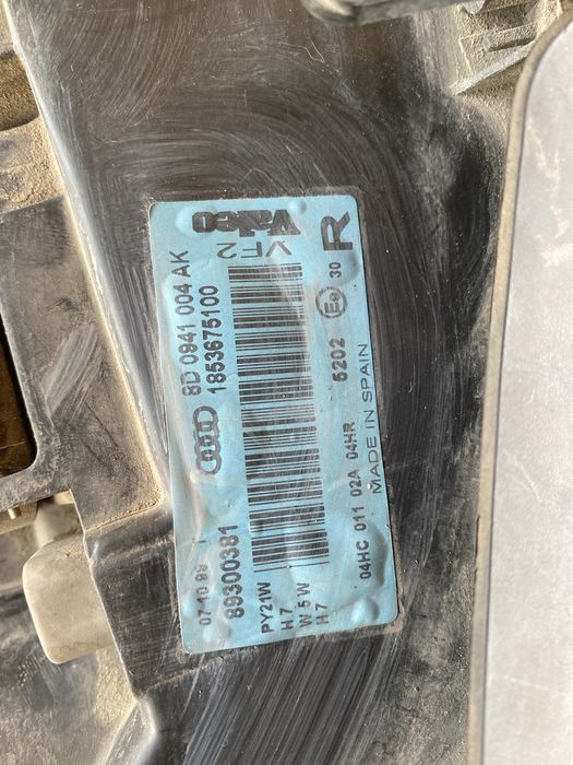 Десен фар за ауди а4 б5