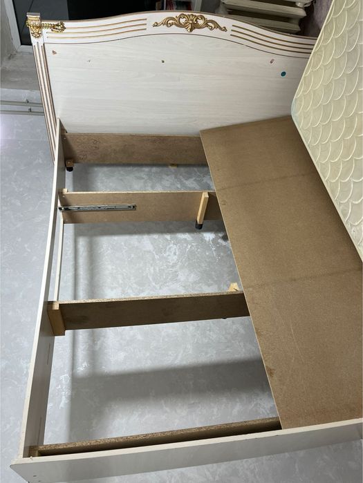 Продам спальни хорошая