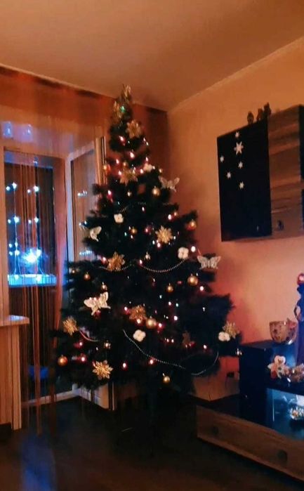 Продам искусственную елке