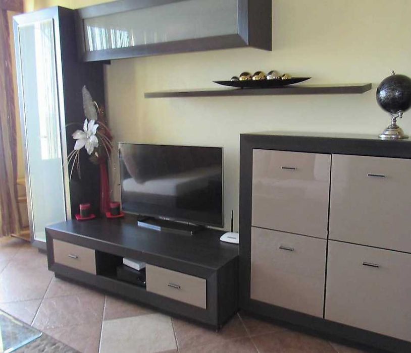 Дава се под наем Двустаен апартамент в Бургас, Лазур - 70 кв.м за 275 € - Снимка #2