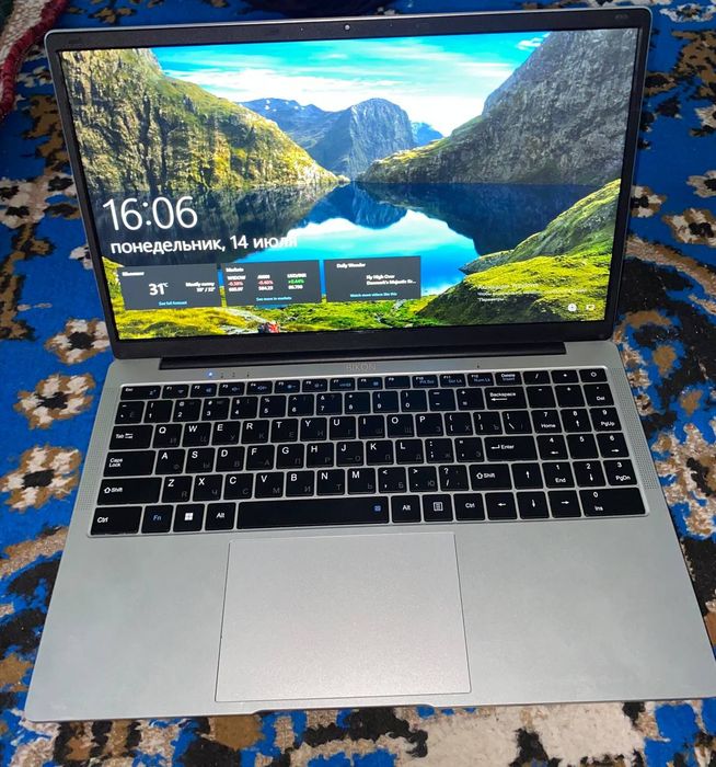 Noutbuk BIKON ofisnoy yangi