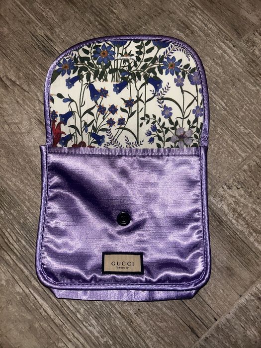 Несесер Gucci.