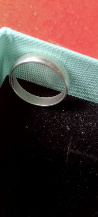 Серебряное кольцо.