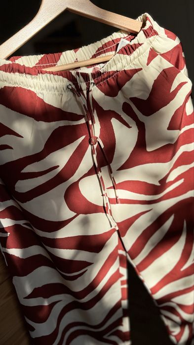 Pantaloni lejeri cu print
