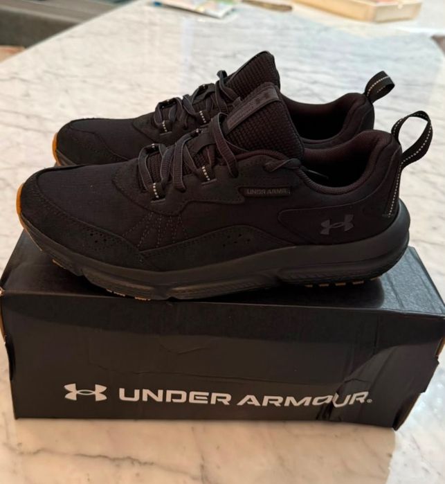 Кроссовки Under Armour 40.5