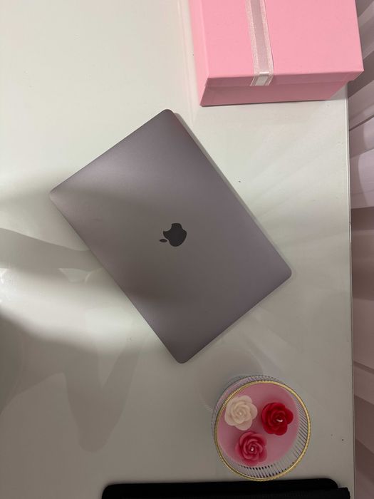 MacBook Pro 13"Intel Core i7 16GB RAM,1TB SSD