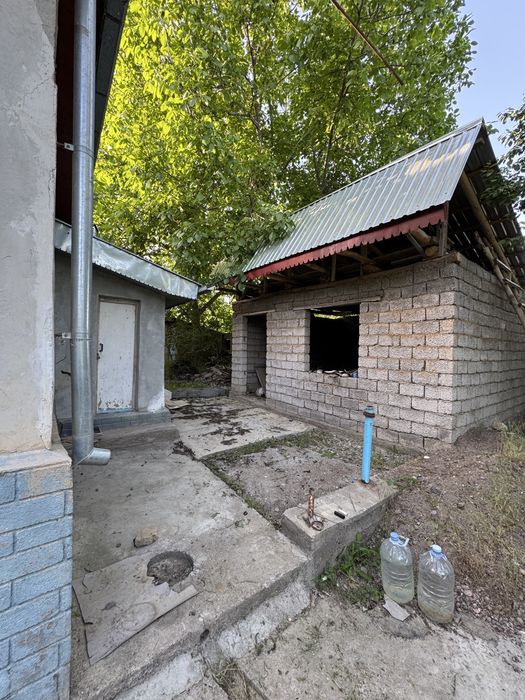 Uy sotiladi M.Boymirzayev qishlog’ida.