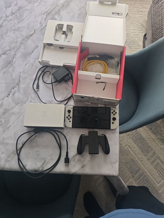 Nintendo switch oled + 512 Gb flesh