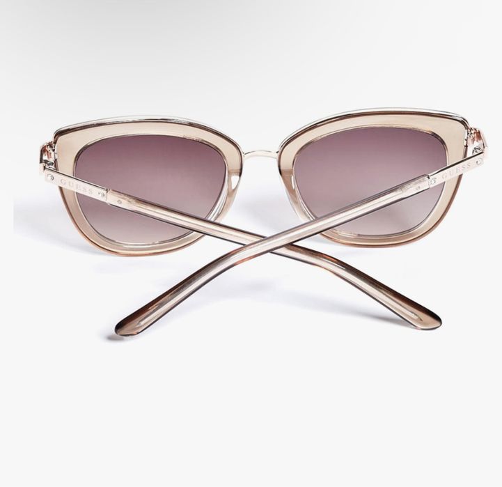 Слънчеви очила GUESS тип Butterfly GU7491-57F