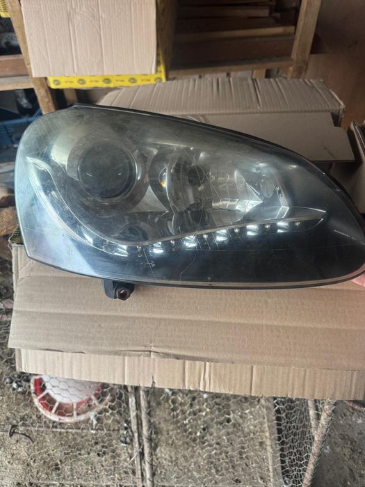 Faruri Volkswagen Golf 5