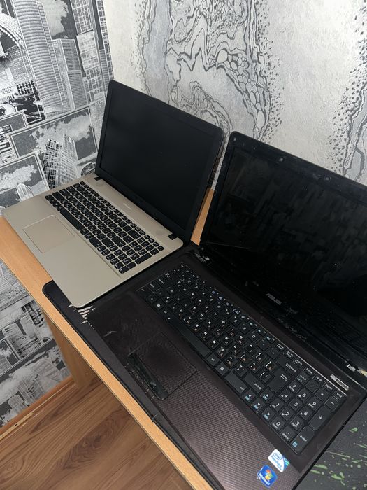 Два ноутбука asus