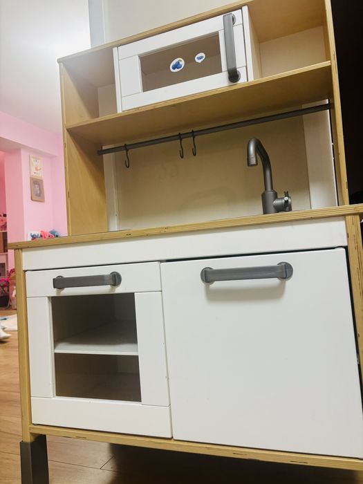 Детска кухня с котлони