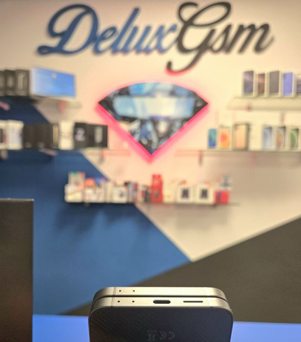 Samsung Z Flip 7 / Jetblack / DeluxGSM