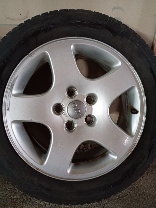 AUDI oригинални джанти със летни гуми 205/55/16 7J ET45 5x112 цо 56,6