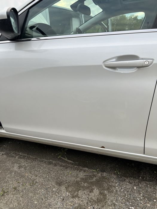 Vând usi fată Stânga /dreapta Peugeot 308 T9 model 2013-2021