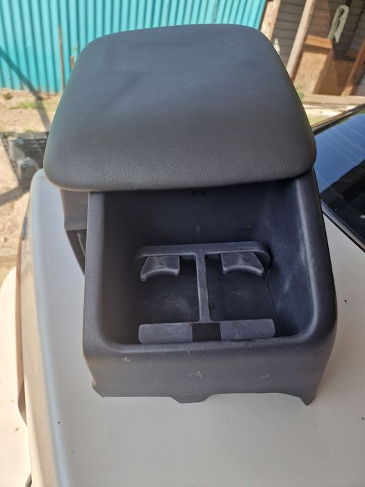 Подлокотник Прадо 95