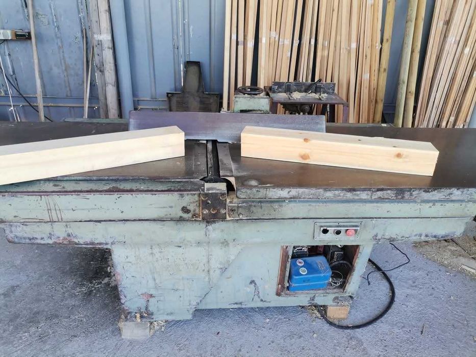 Дървен материал на цени от 150 до 280 евро