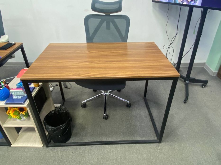 Парта, рабочий стол