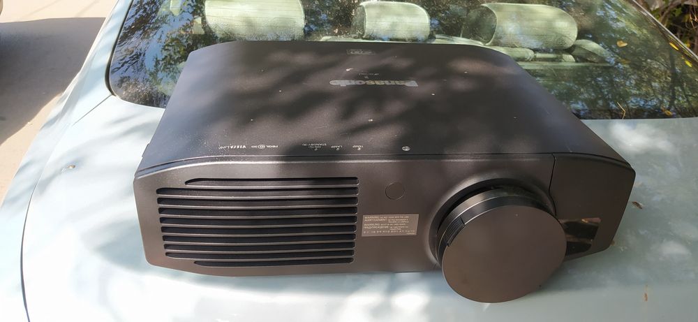 Продам проектор  марки  Panasonic