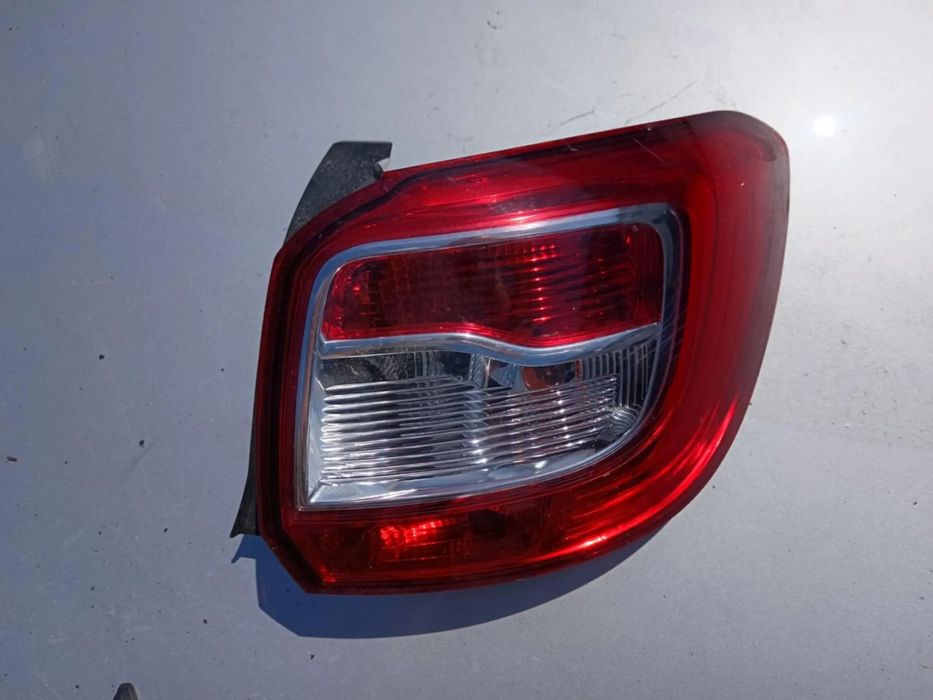 stop dreapta dacia sandero 2012-2016