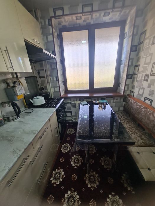 Navoiy shaxar Zulfiya 7 da kvartira sotiladi